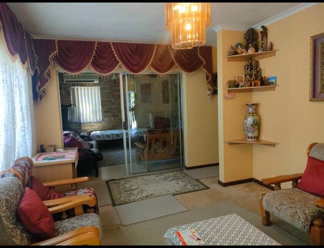 3 BEDROOM HOUSE FOR SALE IN SHALLCROSS